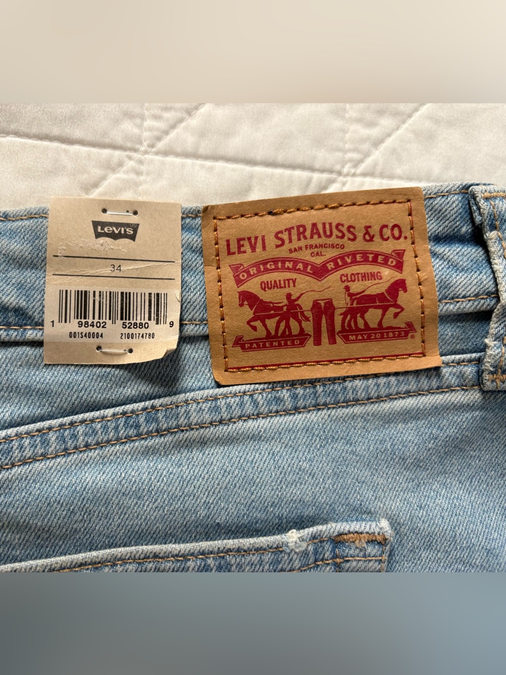 Levi's Premium A-Line Mid Rise Light Wash Denim Shorts - Size 34 NWT - Picture 8 of 9